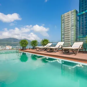 Dolphin And Apartahotel